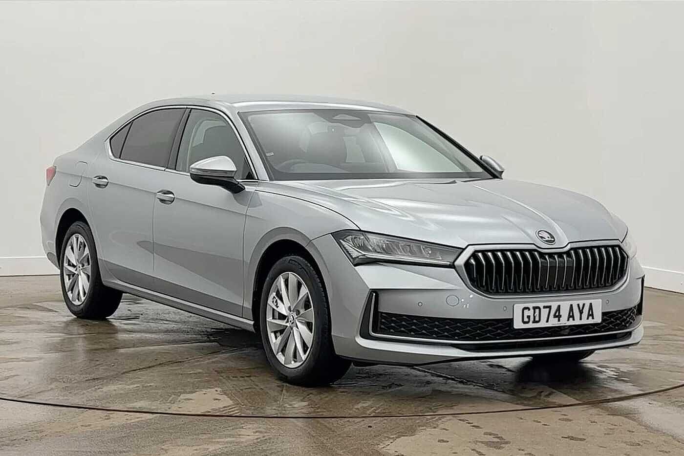 Main listing image - Skoda Superb