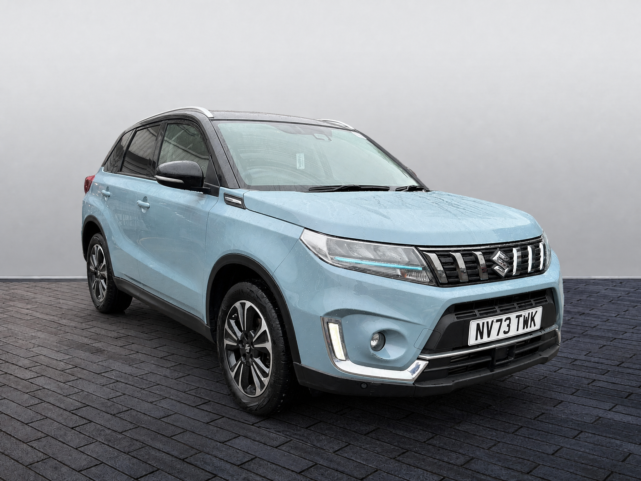 Main listing image - Suzuki Vitara