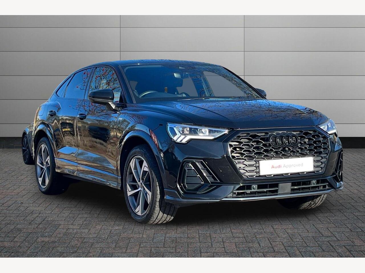 Main listing image - Audi Q3