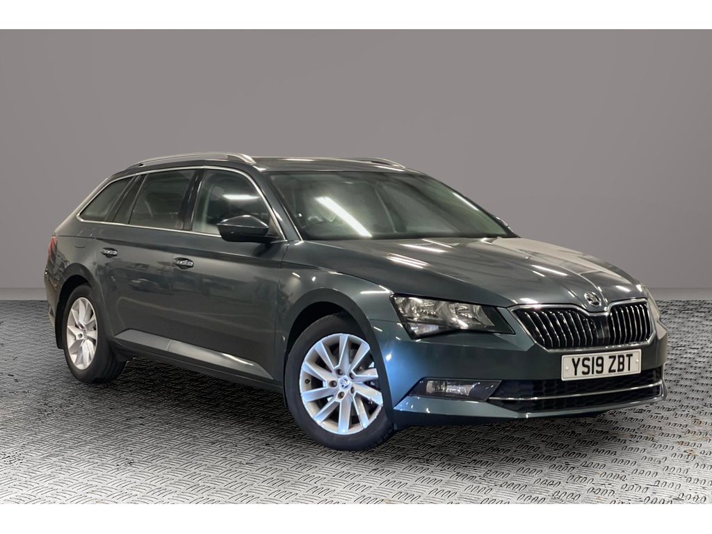 Main listing image - Skoda Superb Estate