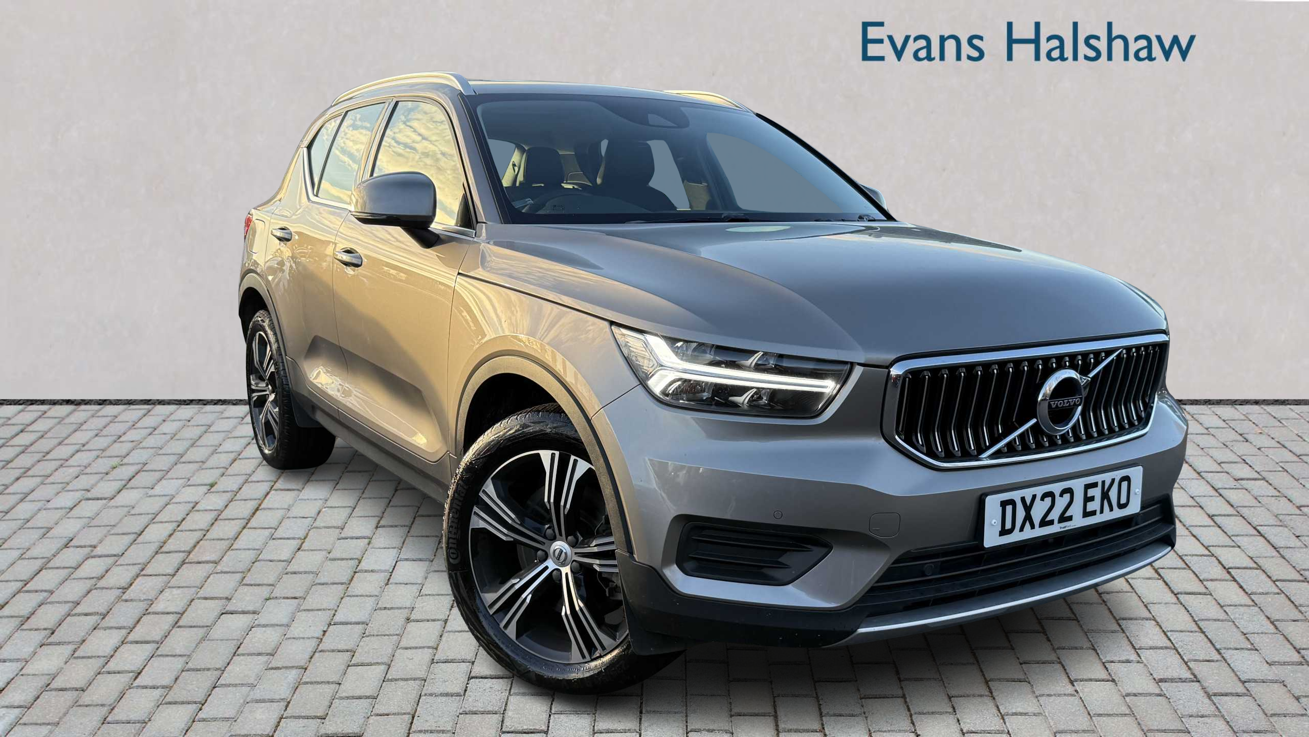 Main listing image - Volvo XC40 Recharge