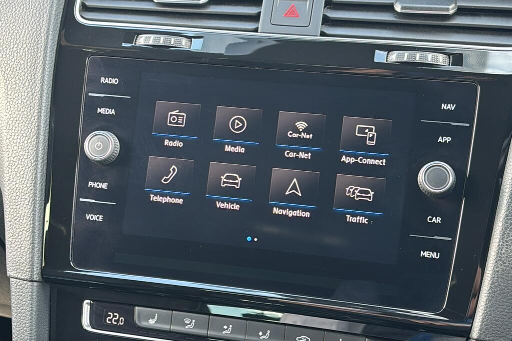 Main listing image - Volkswagen Golf R