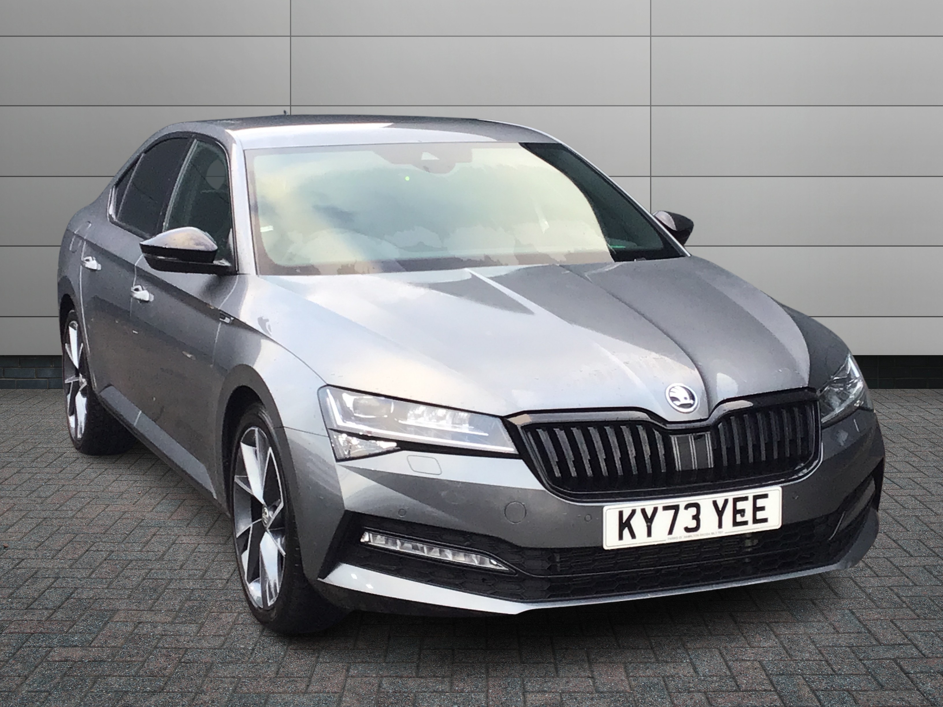 Main listing image - Skoda Superb