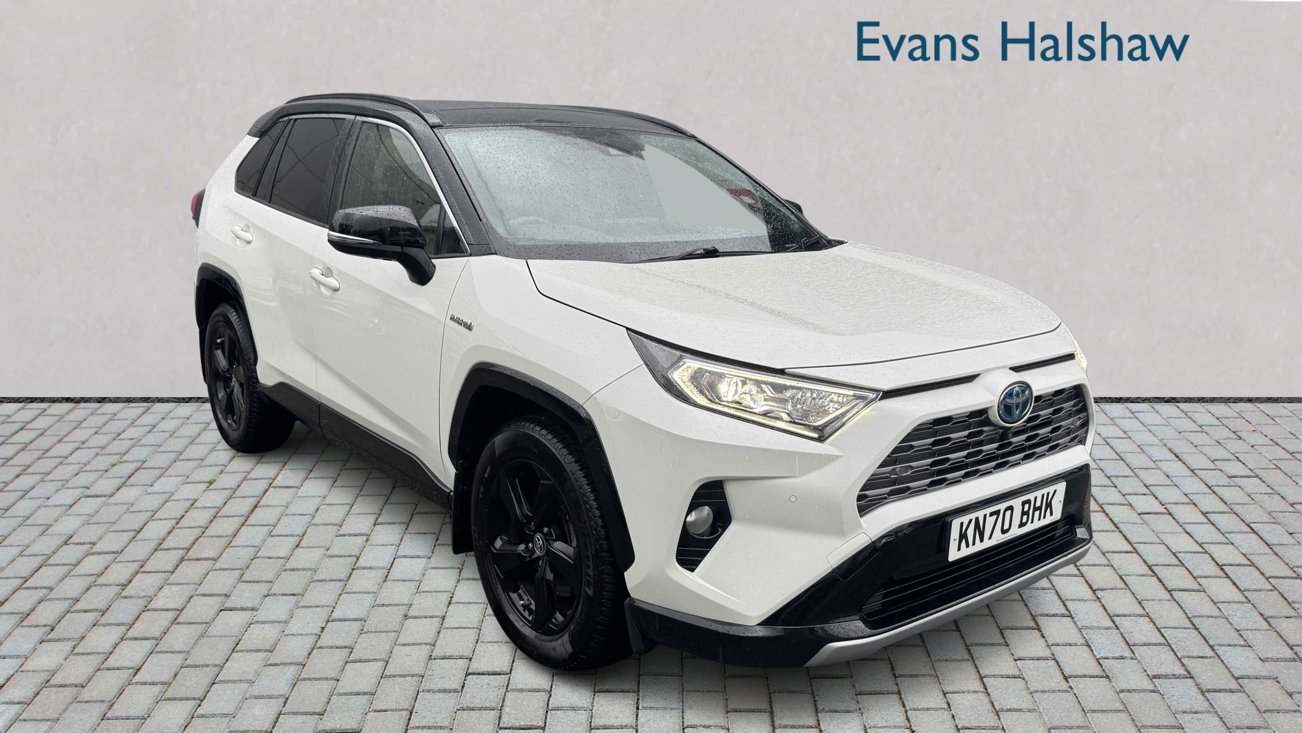 Main listing image - Toyota RAV4