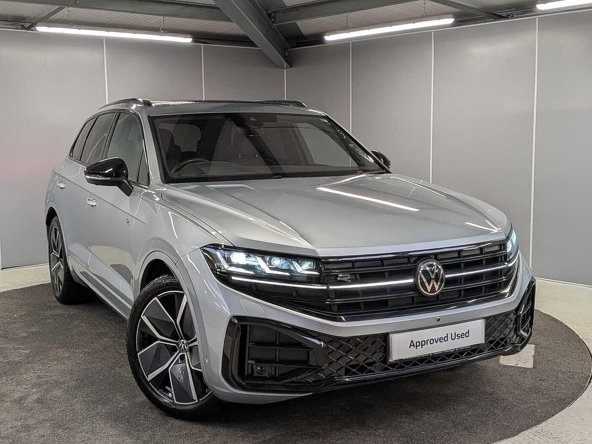 Main listing image - Volkswagen Touareg