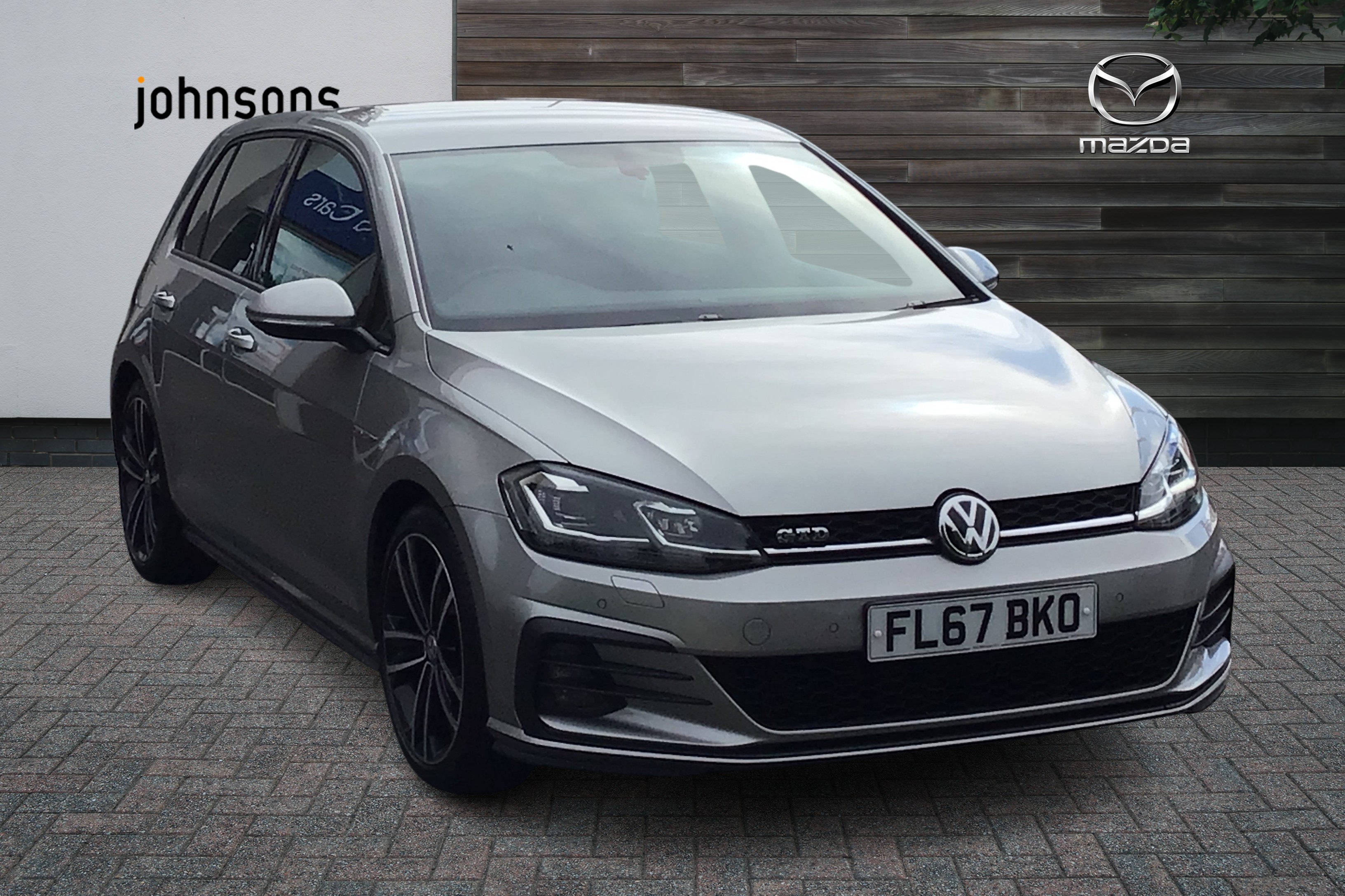 Main listing image - Volkswagen Golf