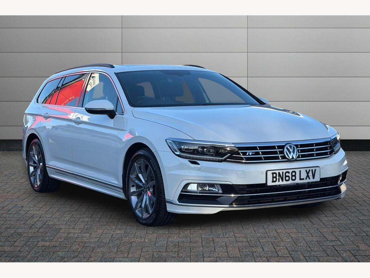 Main listing image - Volkswagen Passat
