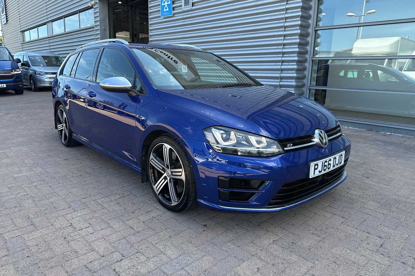 Main listing image - Volkswagen Golf Estate