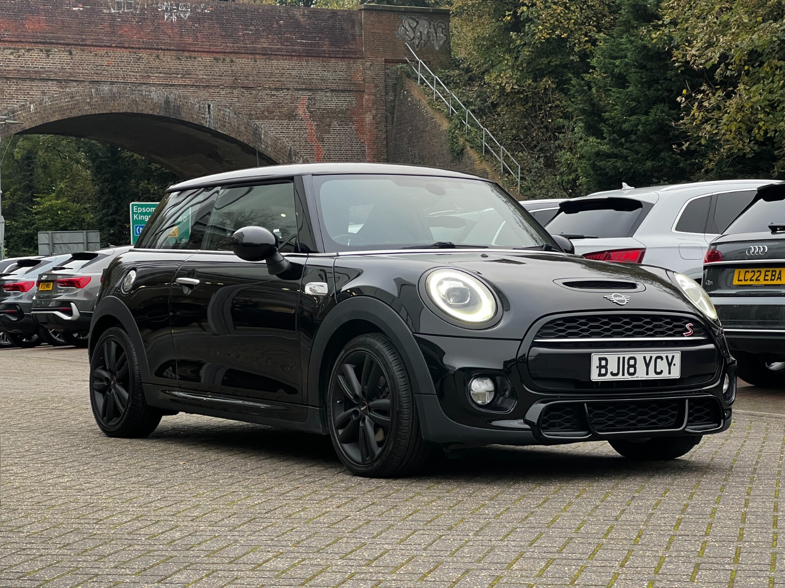 Main listing image - MINI Hatchback