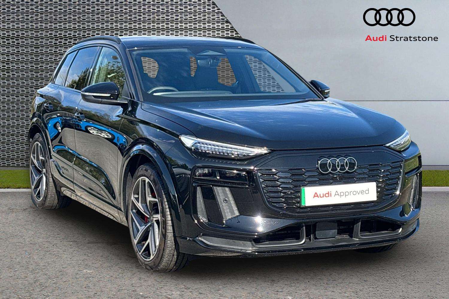 Main listing image - Audi Q6 e-tron