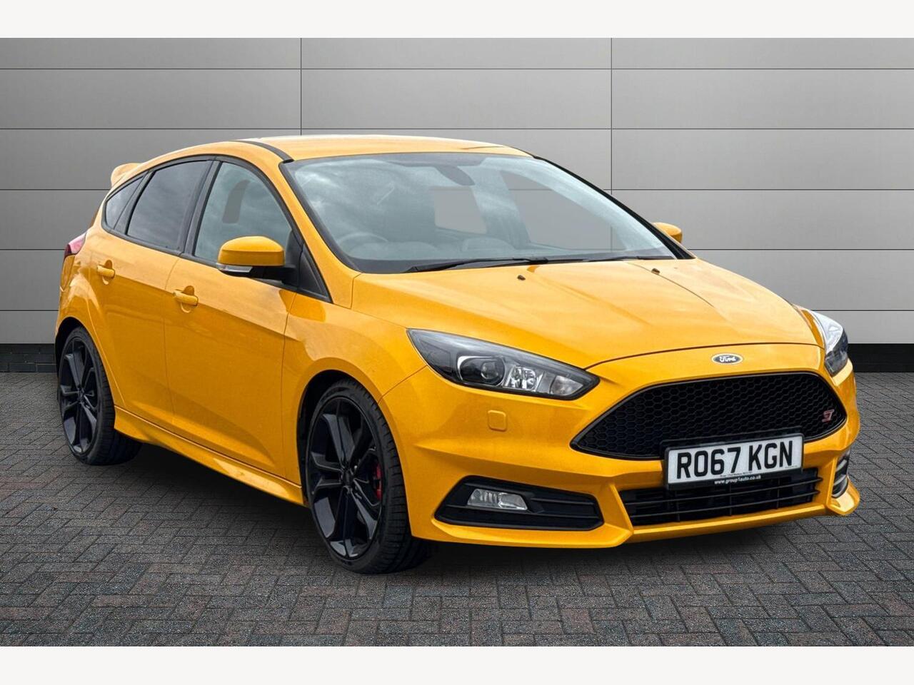 Main listing image - Ford Focus ST