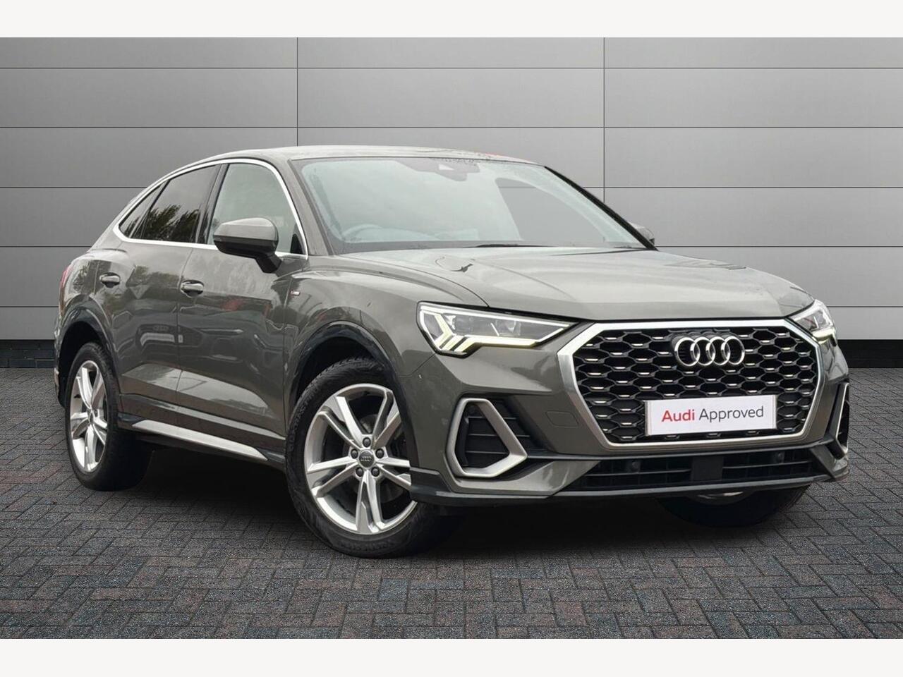 Main listing image - Audi Q3