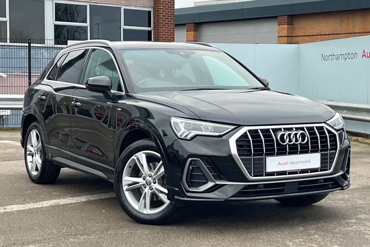 Main listing image - Audi Q3