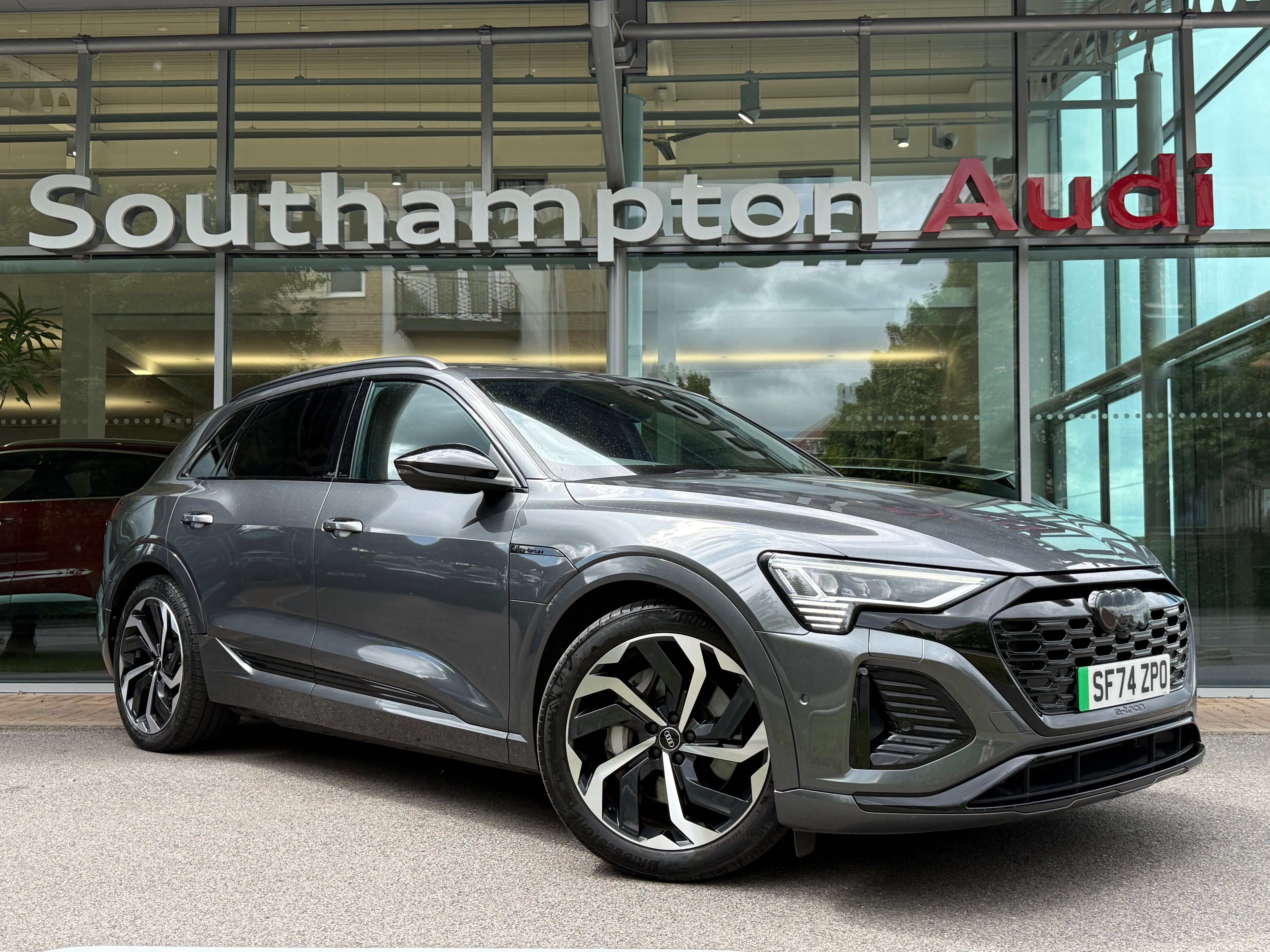 Main listing image - Audi Q8