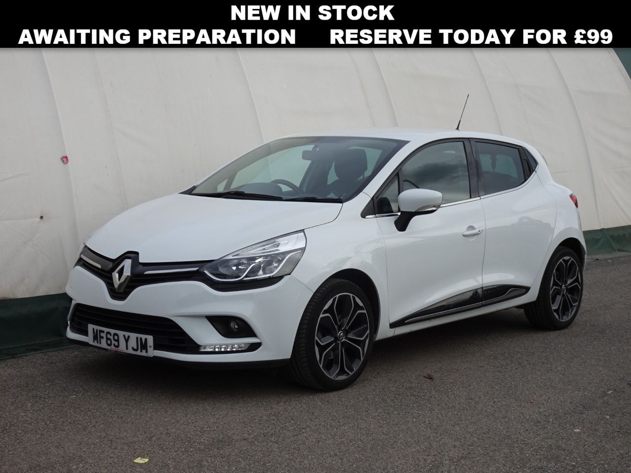 Main listing image - Renault Clio