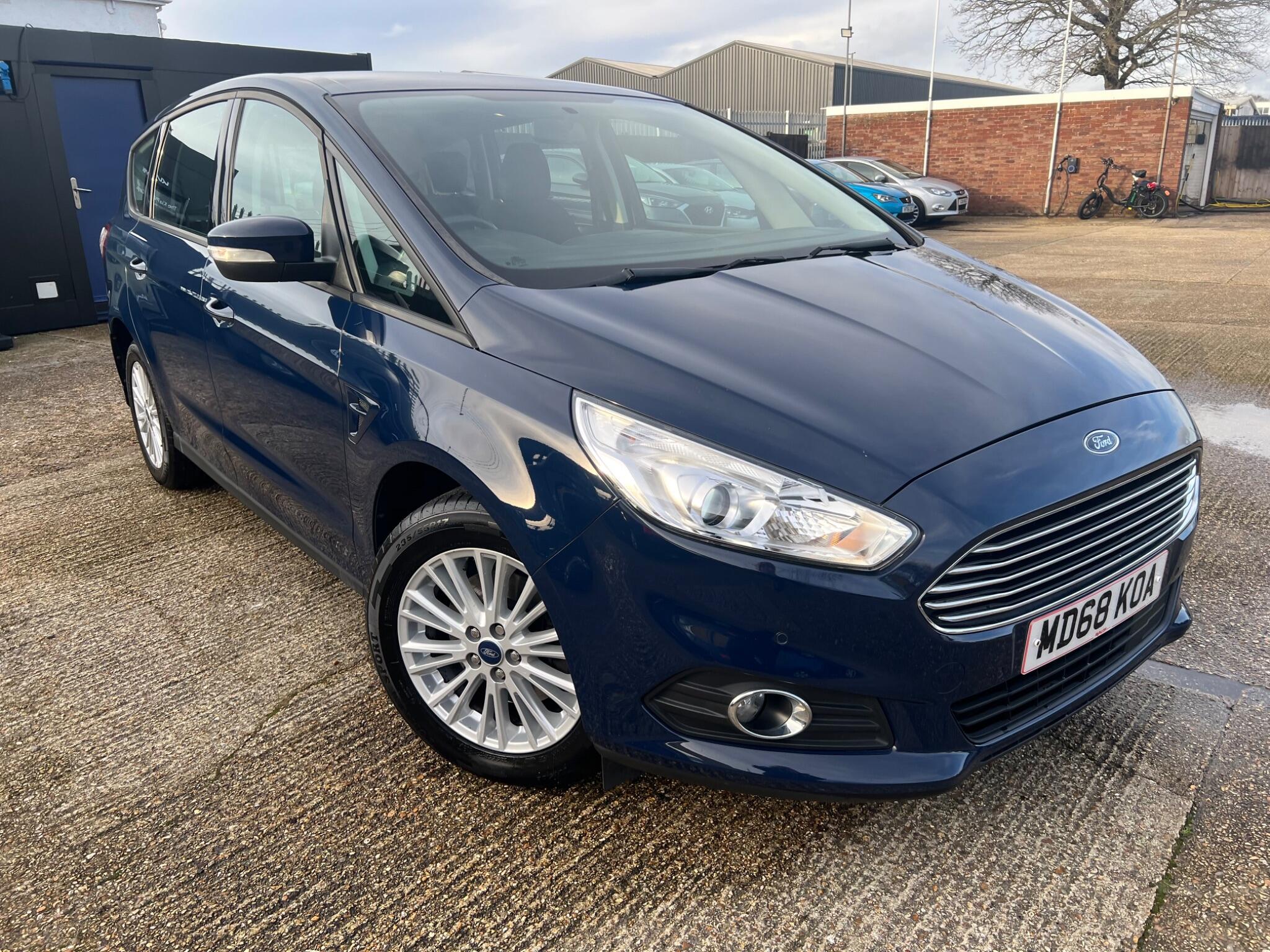Main listing image - Ford S-MAX