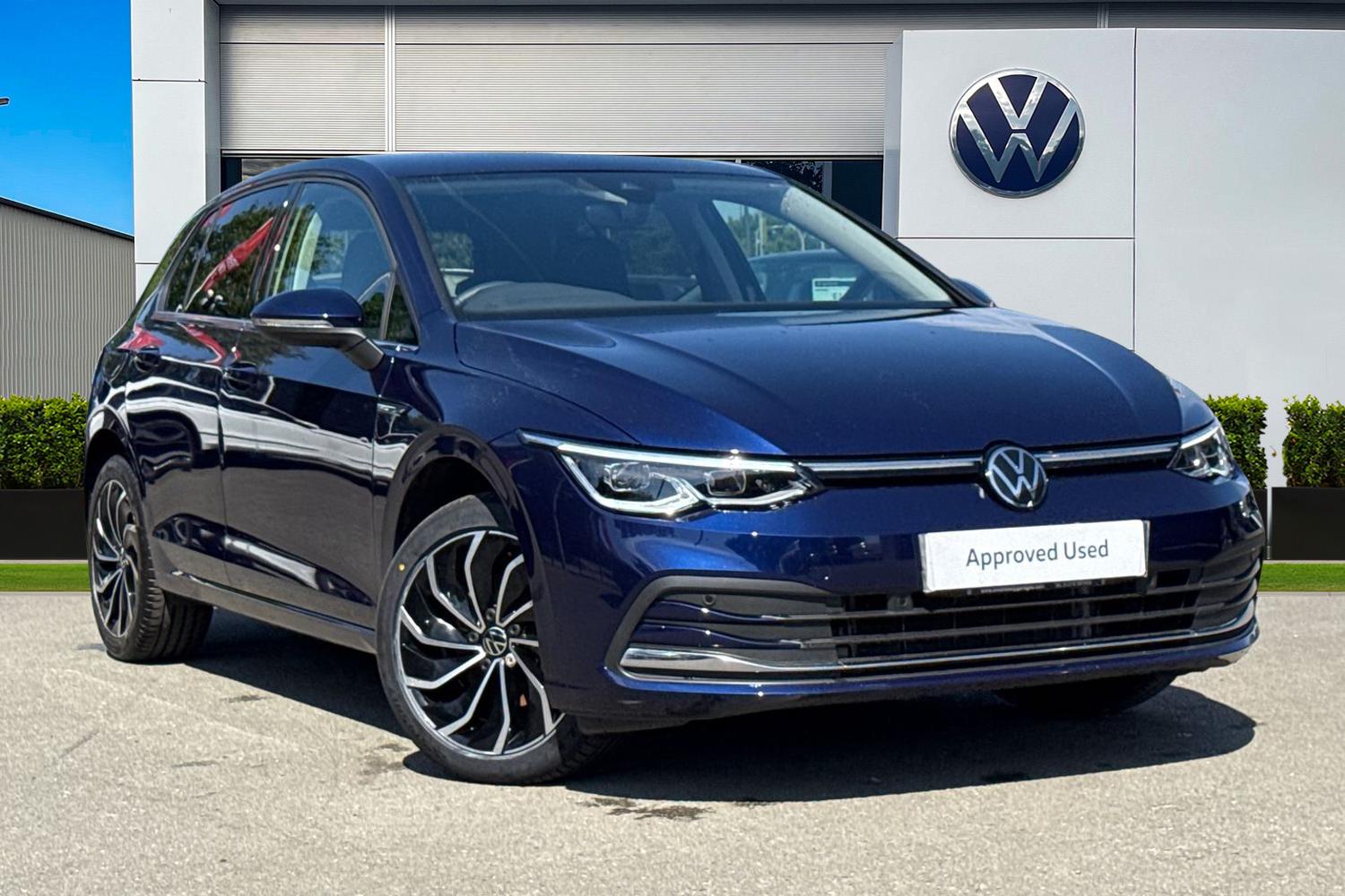 Main listing image - Volkswagen Golf