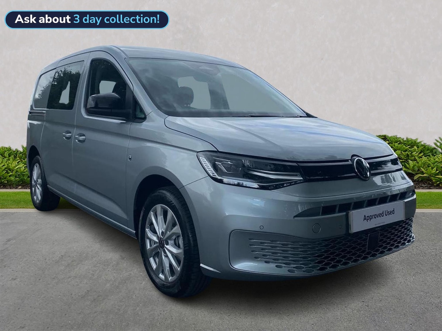 Main listing image - Volkswagen Caddy Maxi