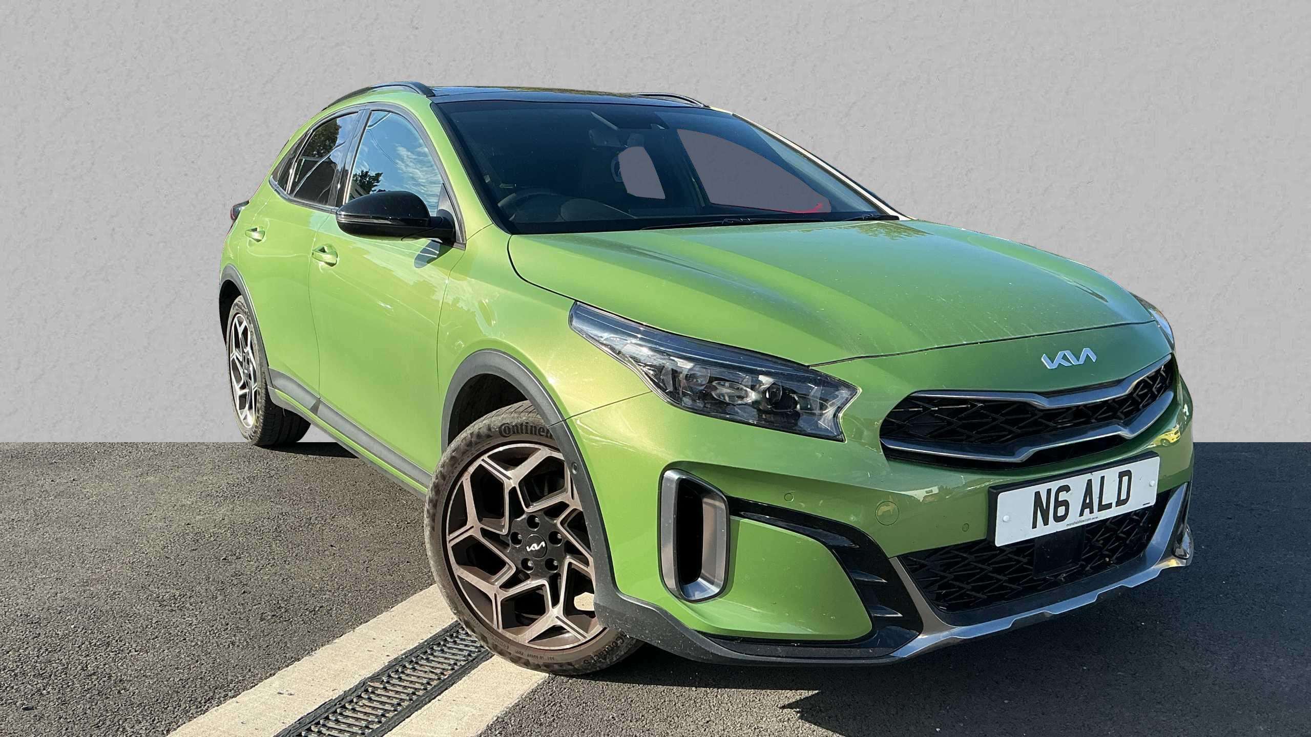 Main listing image - Kia XCeed