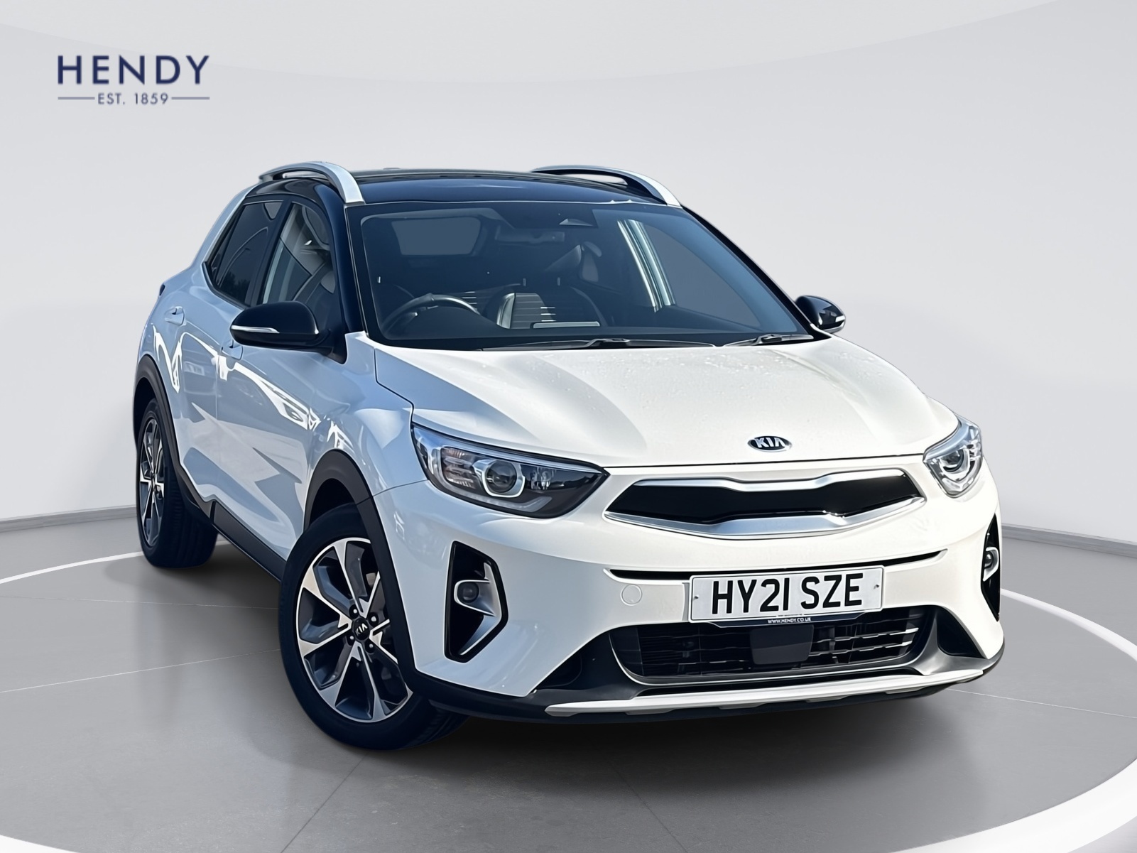 Main listing image - Kia Stonic