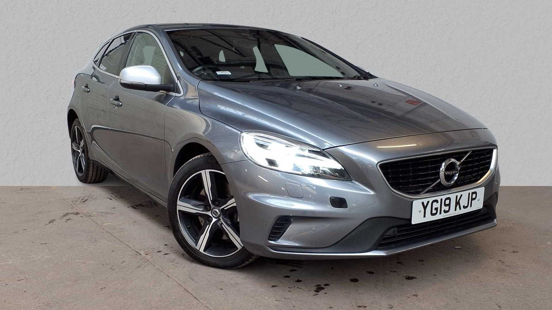 Main listing image - Volvo V40
