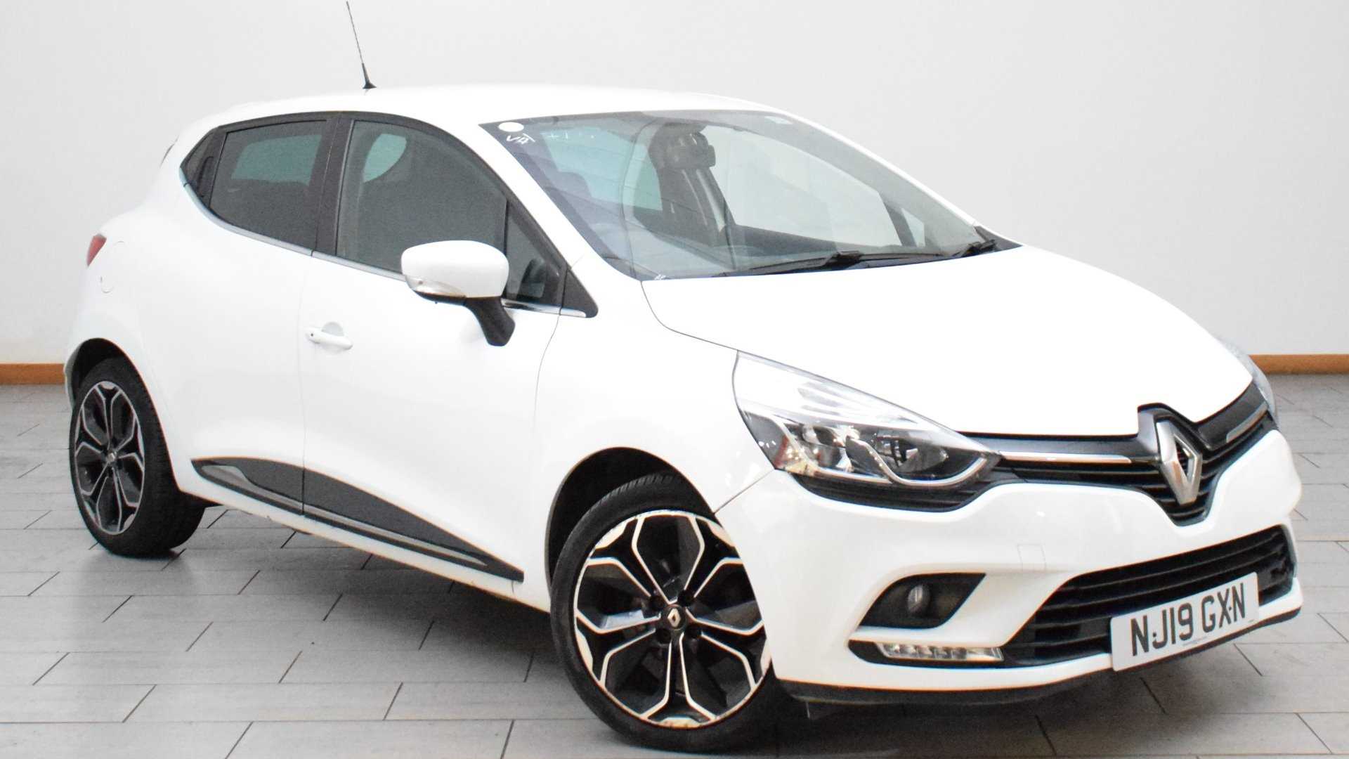 Main listing image - Renault Clio