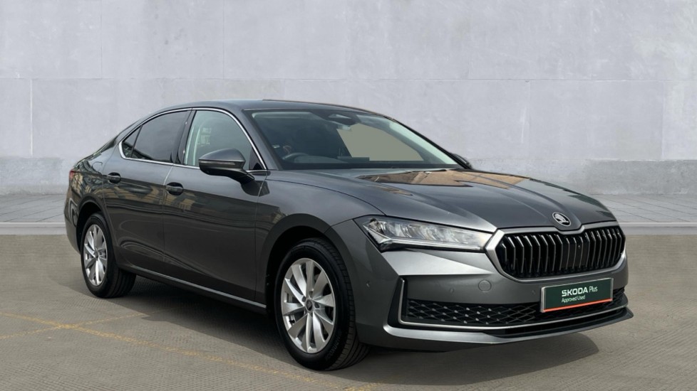 Main listing image - Skoda Superb