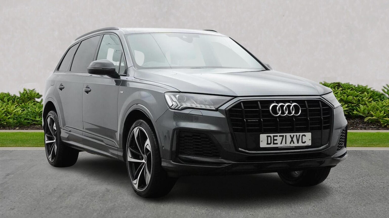 Main listing image - Audi Q7