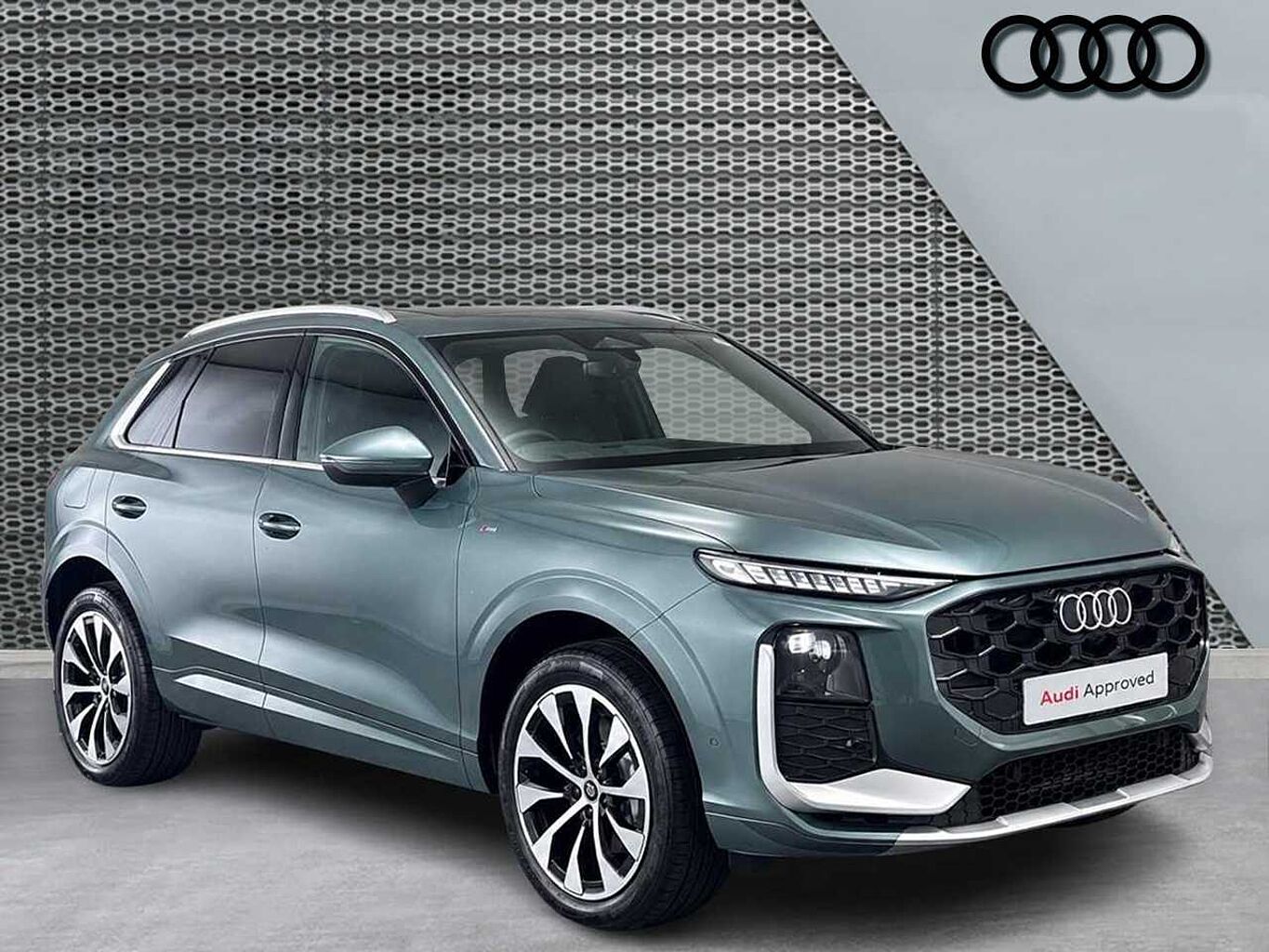 Main listing image - Audi Q3