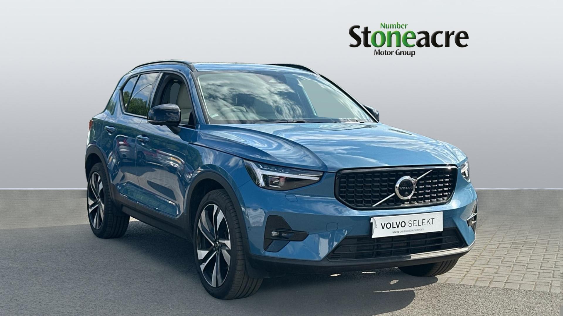 Main listing image - Volvo XC40