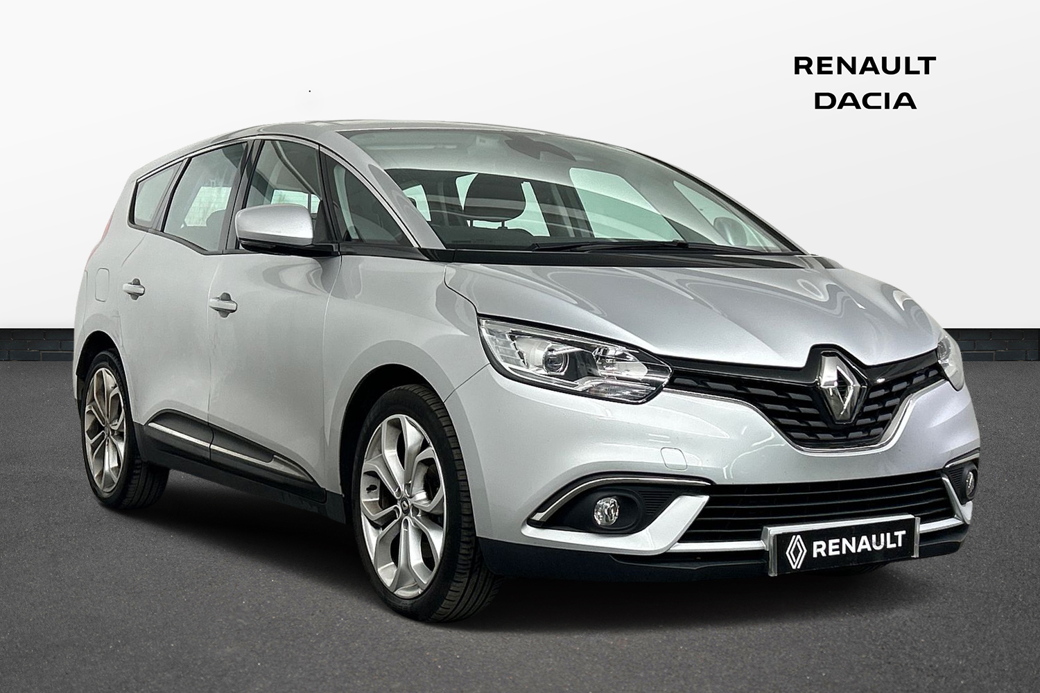 Main listing image - Renault Grand Scenic