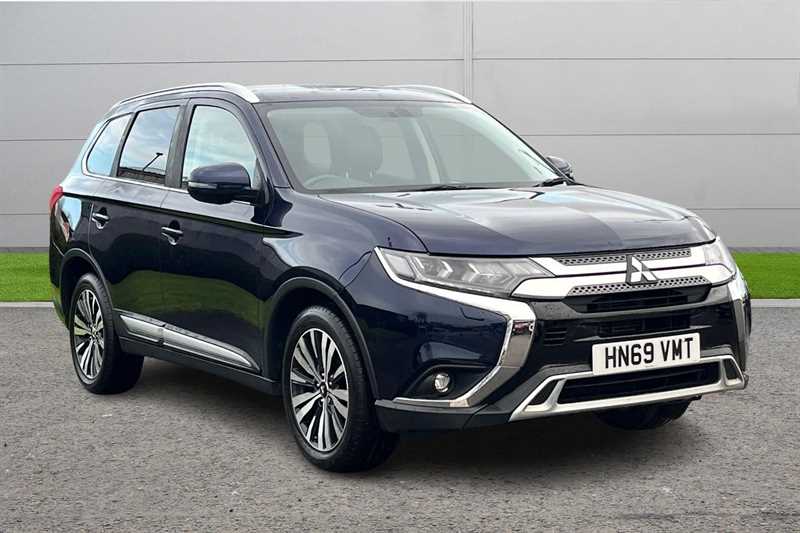 Main listing image - Mitsubishi Outlander