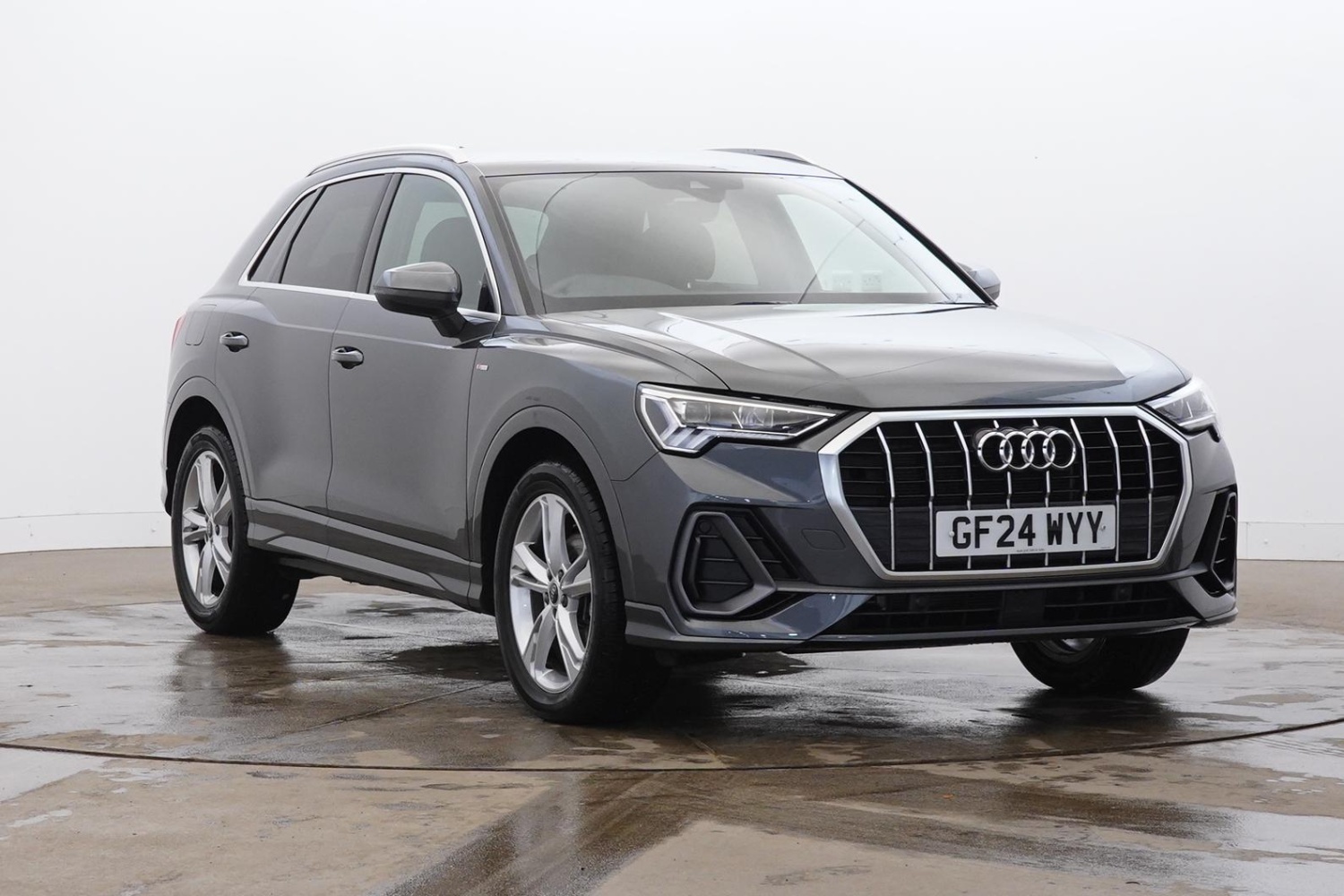 Main listing image - Audi Q3