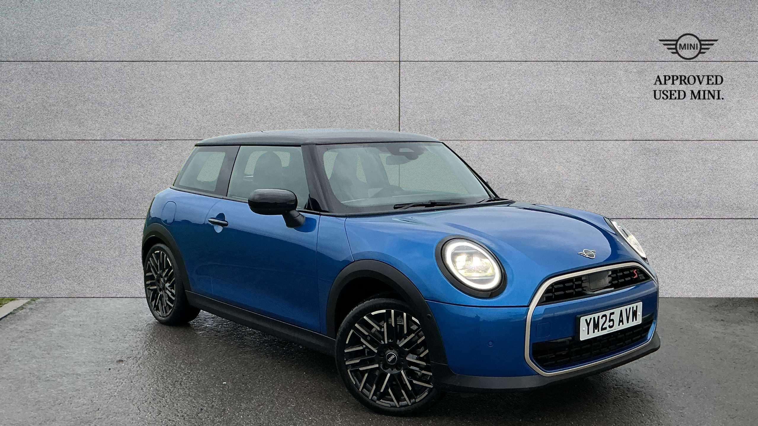 Main listing image - MINI Hatchback