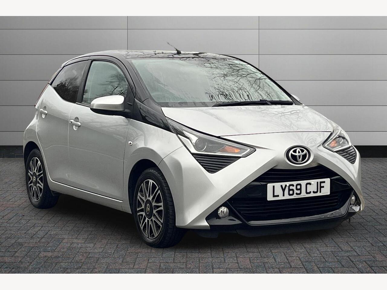 Main listing image - Toyota Aygo