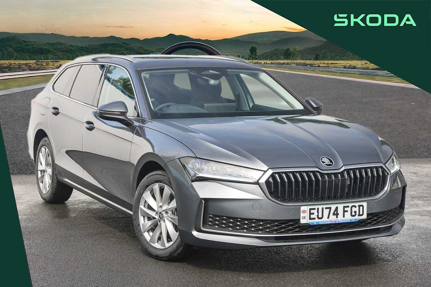 Main listing image - Skoda Superb Estate