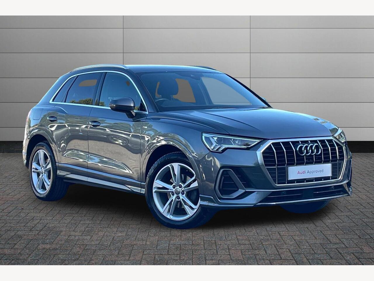 Main listing image - Audi Q3