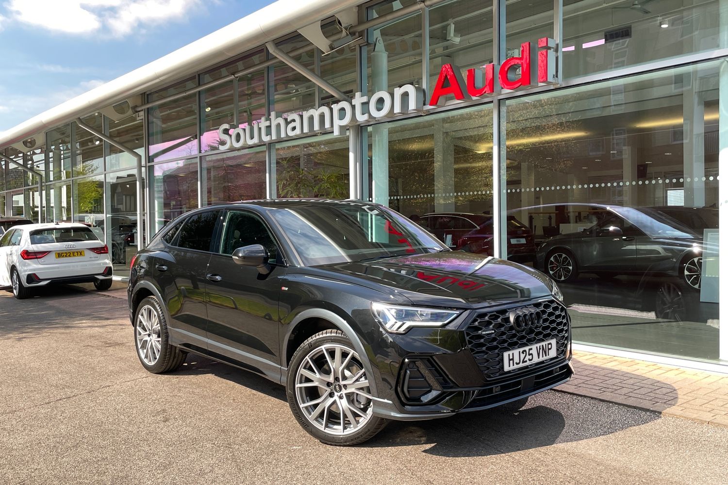 Main listing image - Audi Q3