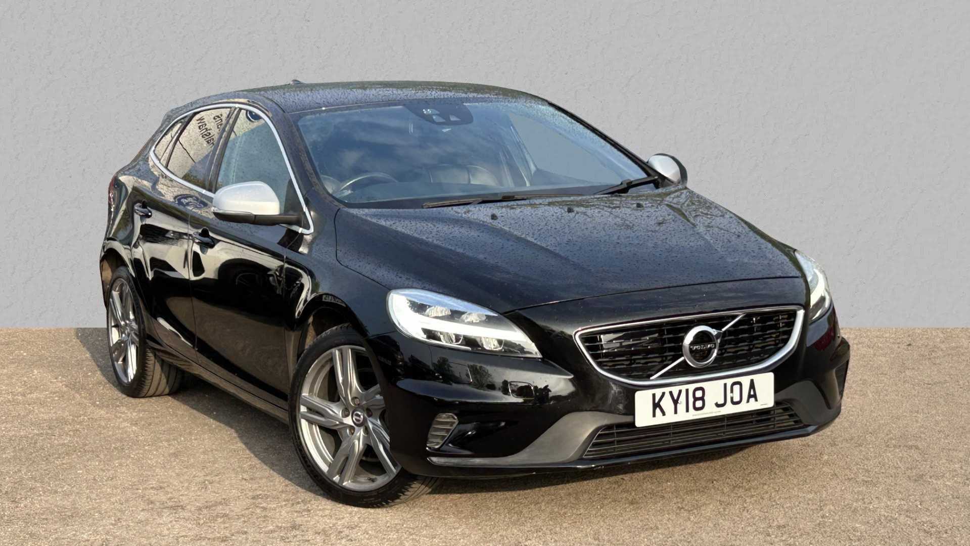 Main listing image - Volvo V40