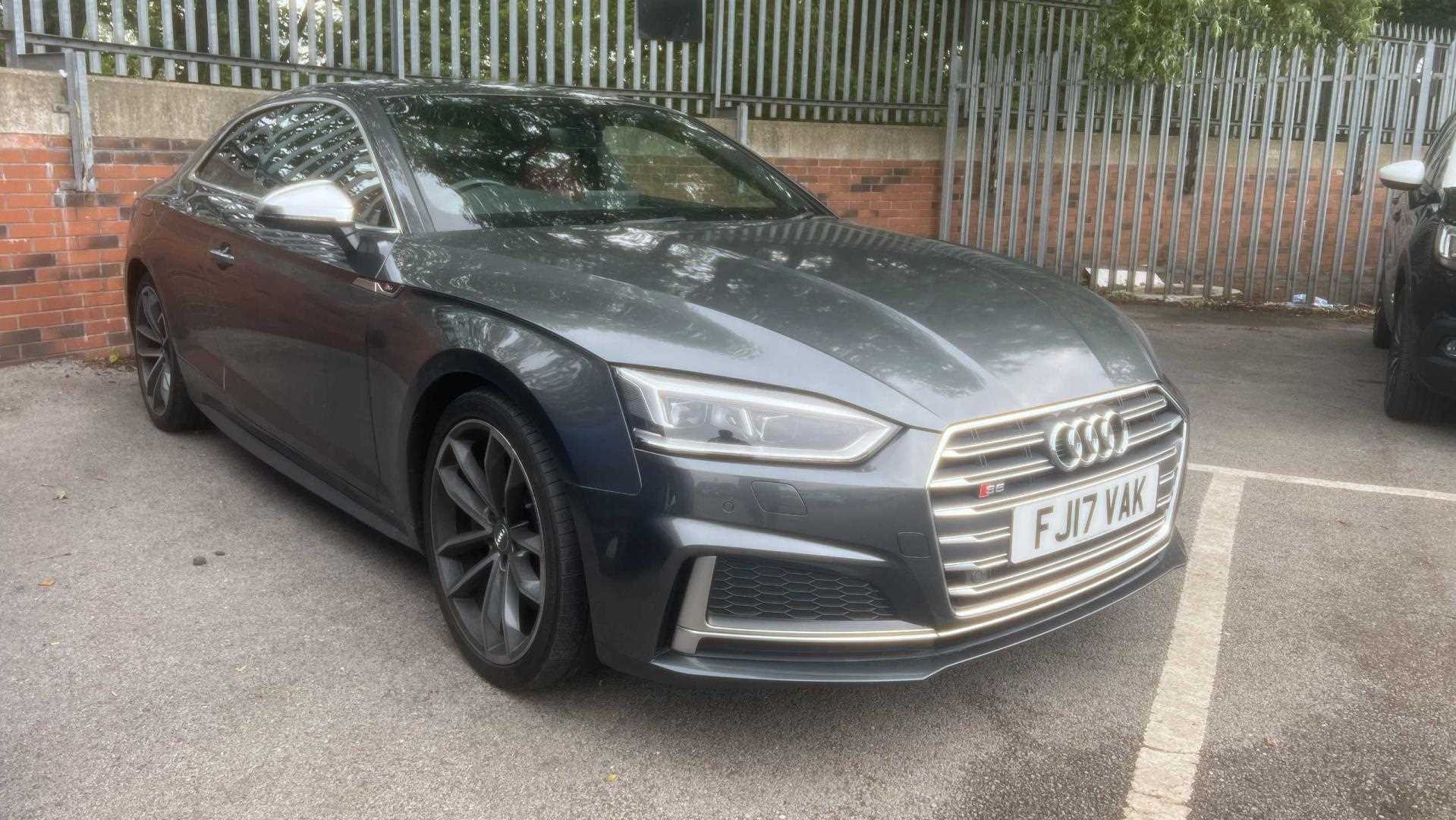 Main listing image - Audi S5