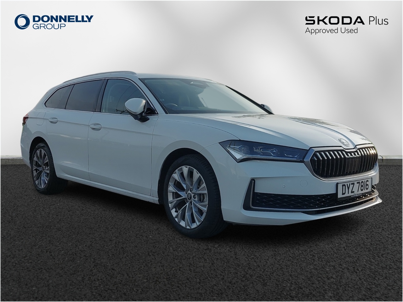 Main listing image - Skoda Superb