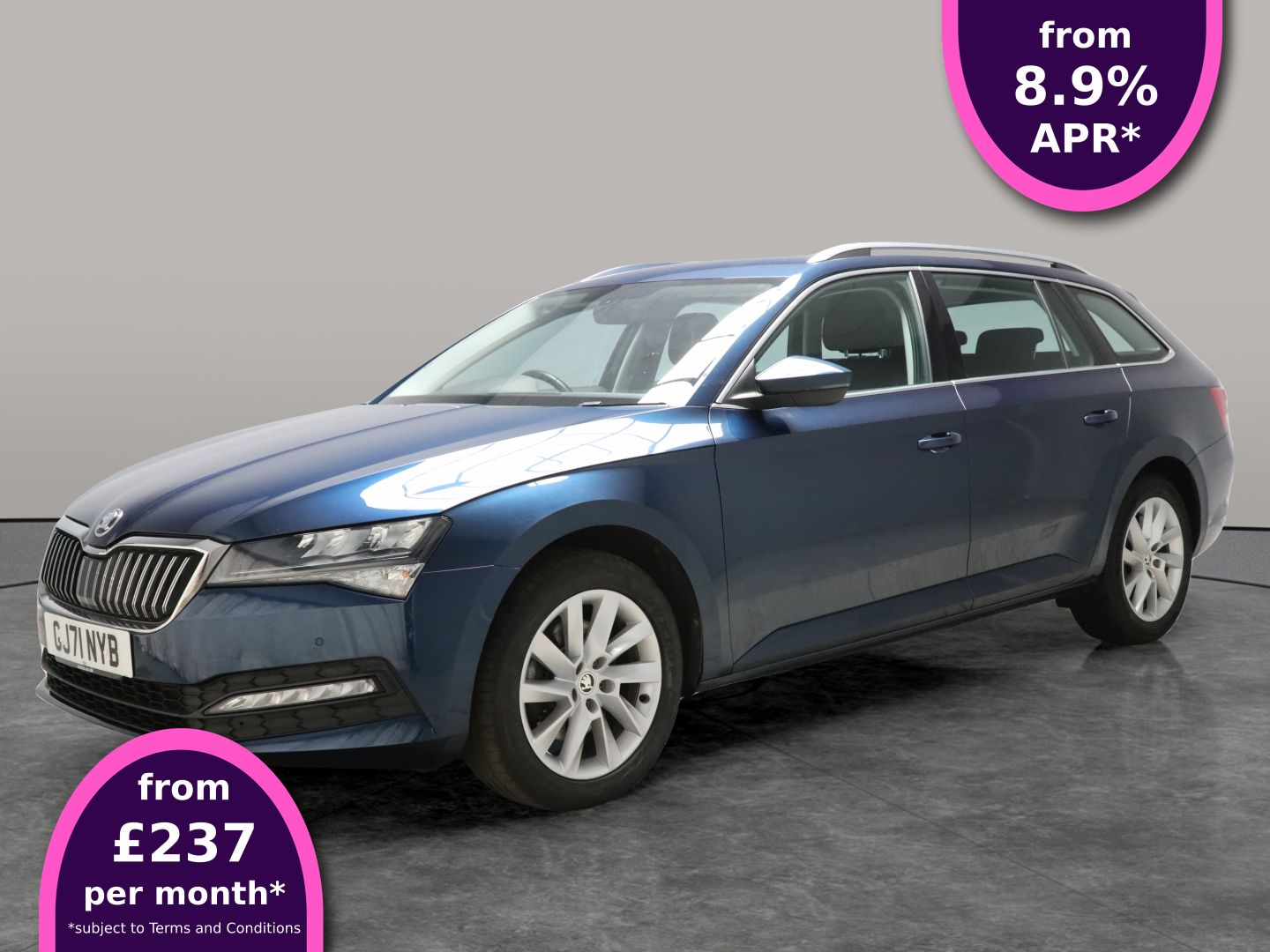 Main listing image - Skoda Superb Estate