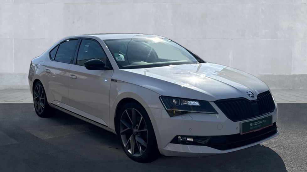 Main listing image - Skoda Superb