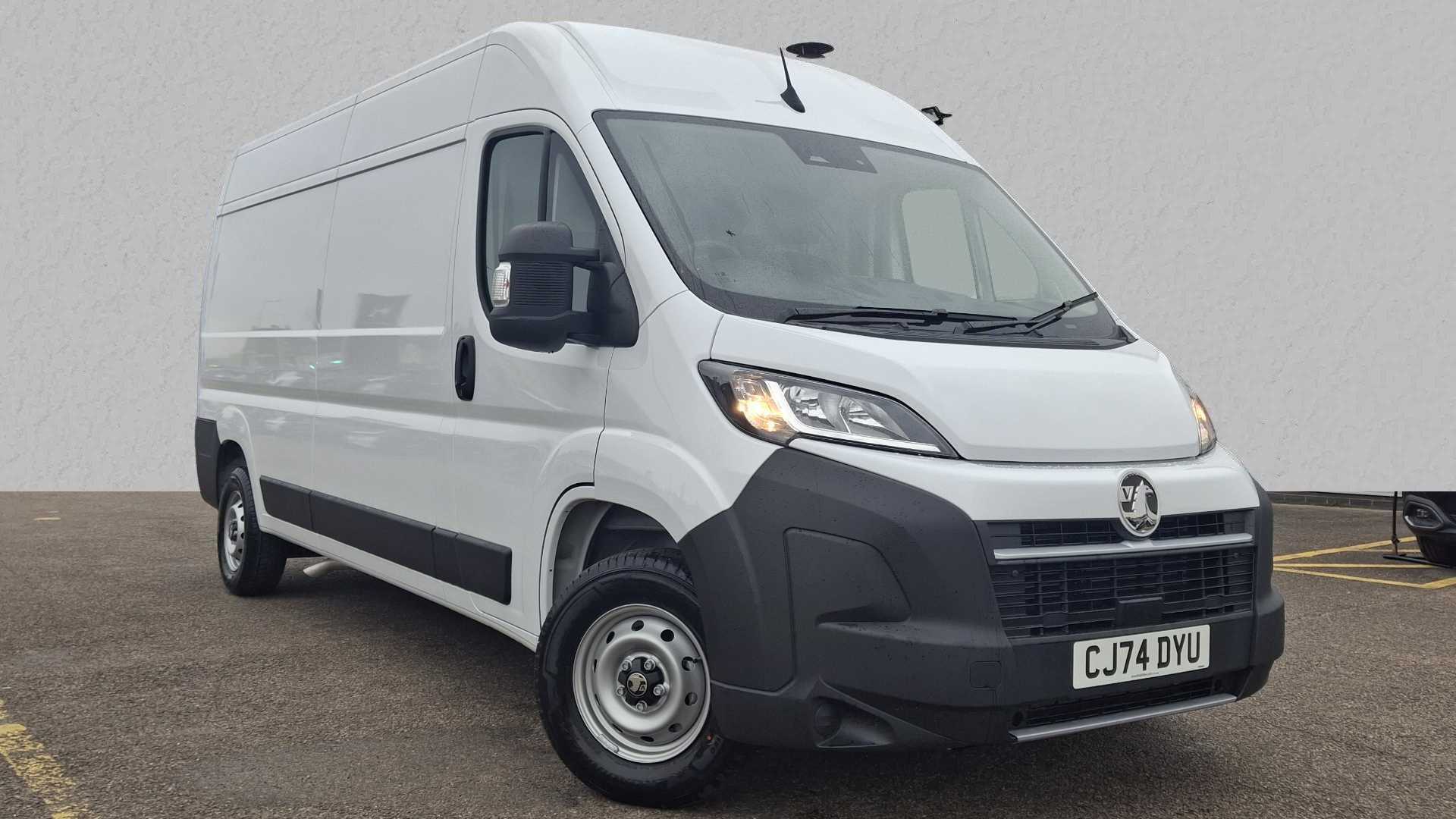 Main listing image - Vauxhall Movano