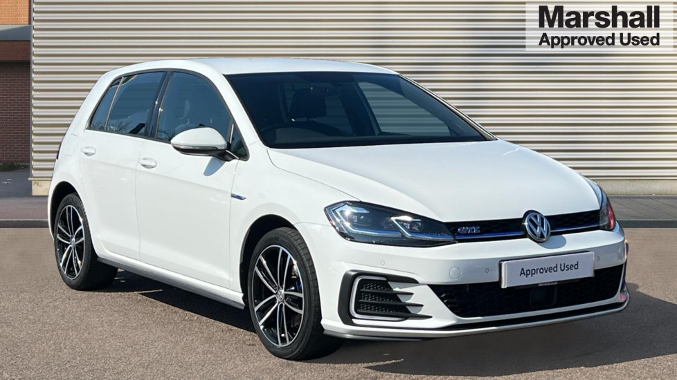 Main listing image - Volkswagen Golf GTE