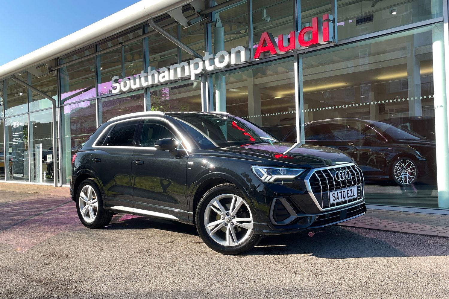 Main listing image - Audi Q3