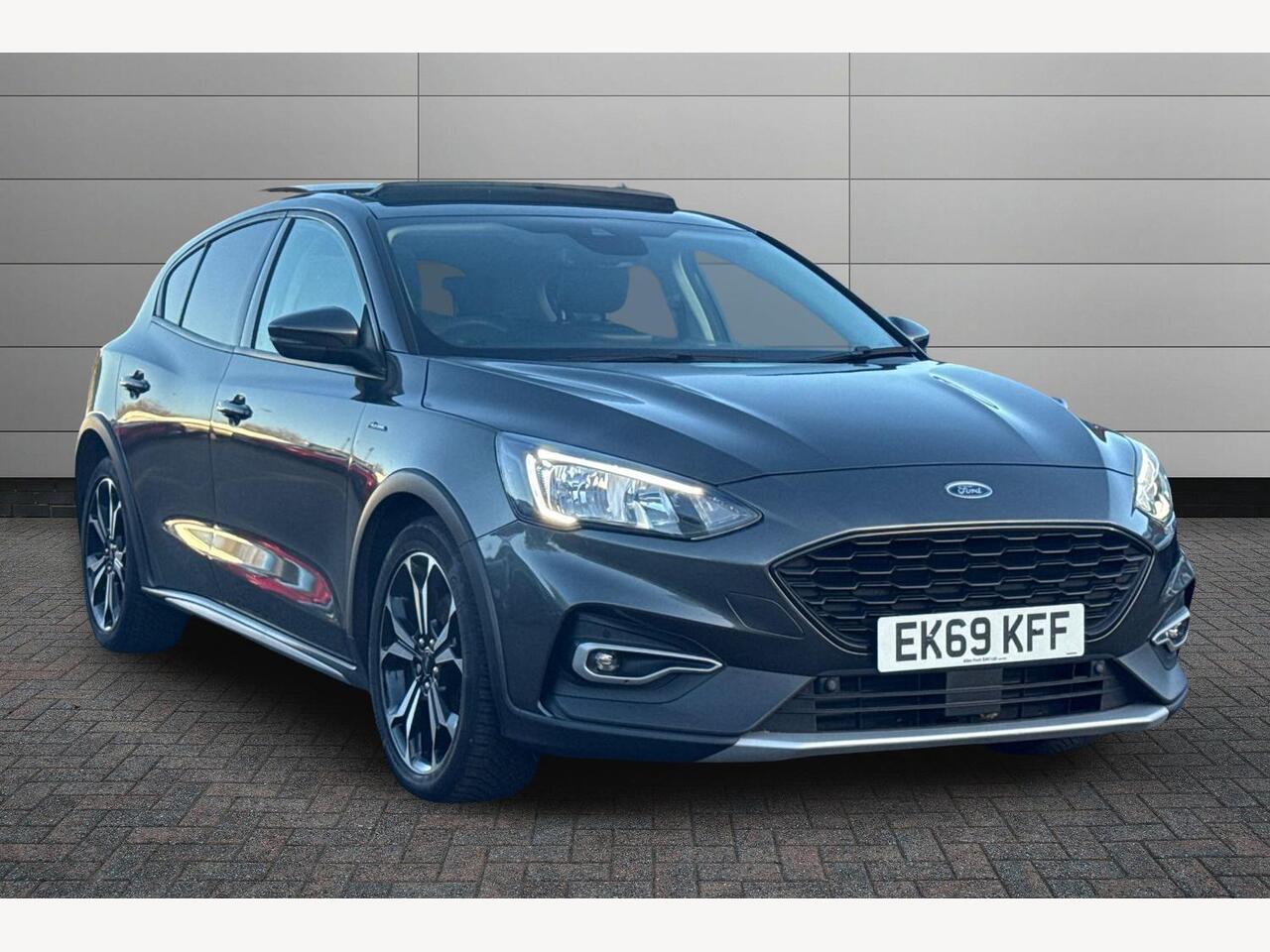 Main listing image - Ford Focus