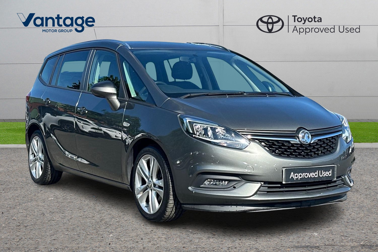 Main listing image - Vauxhall Zafira