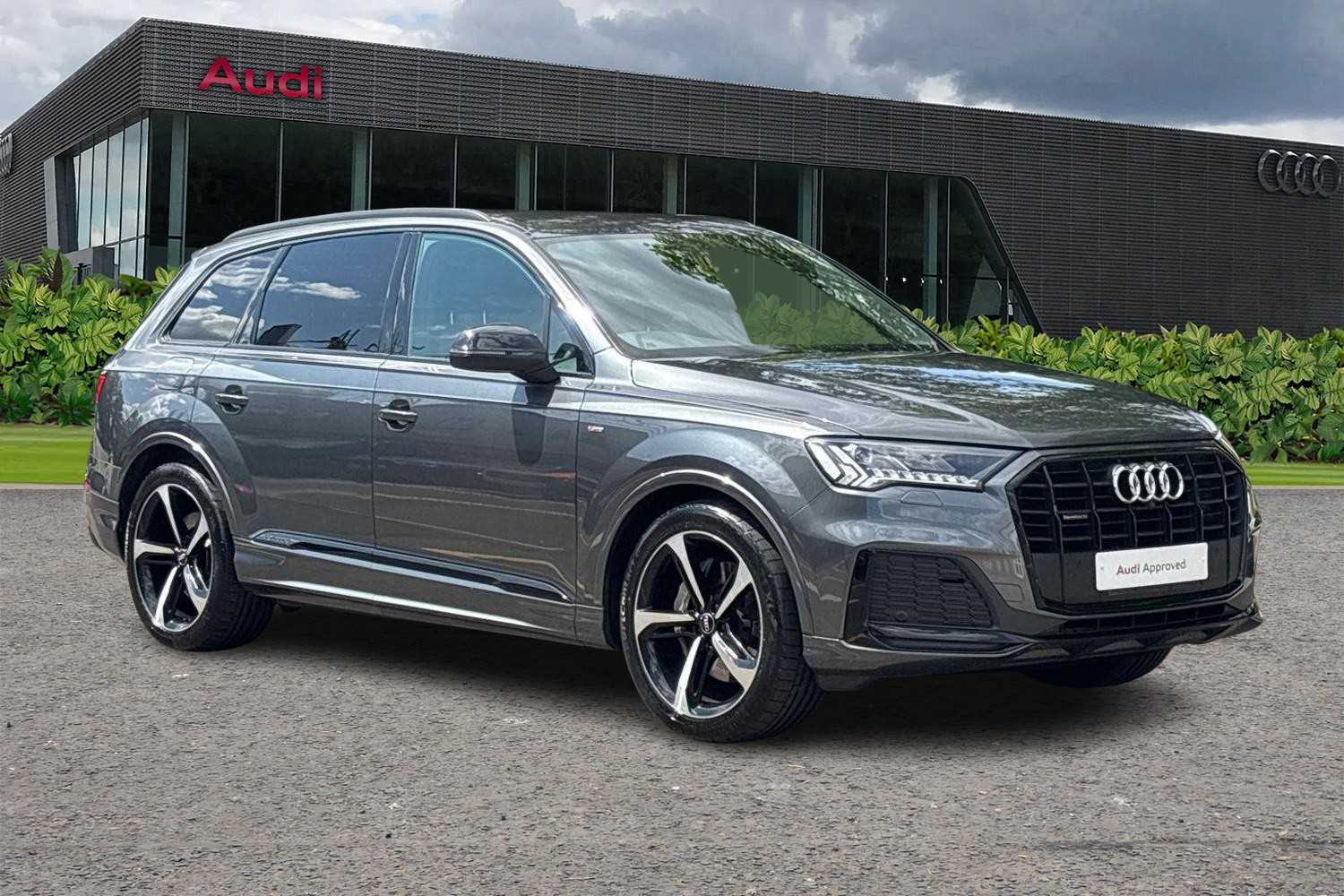 Main listing image - Audi Q7