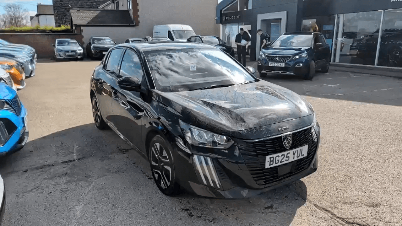 Main listing image - Peugeot 208